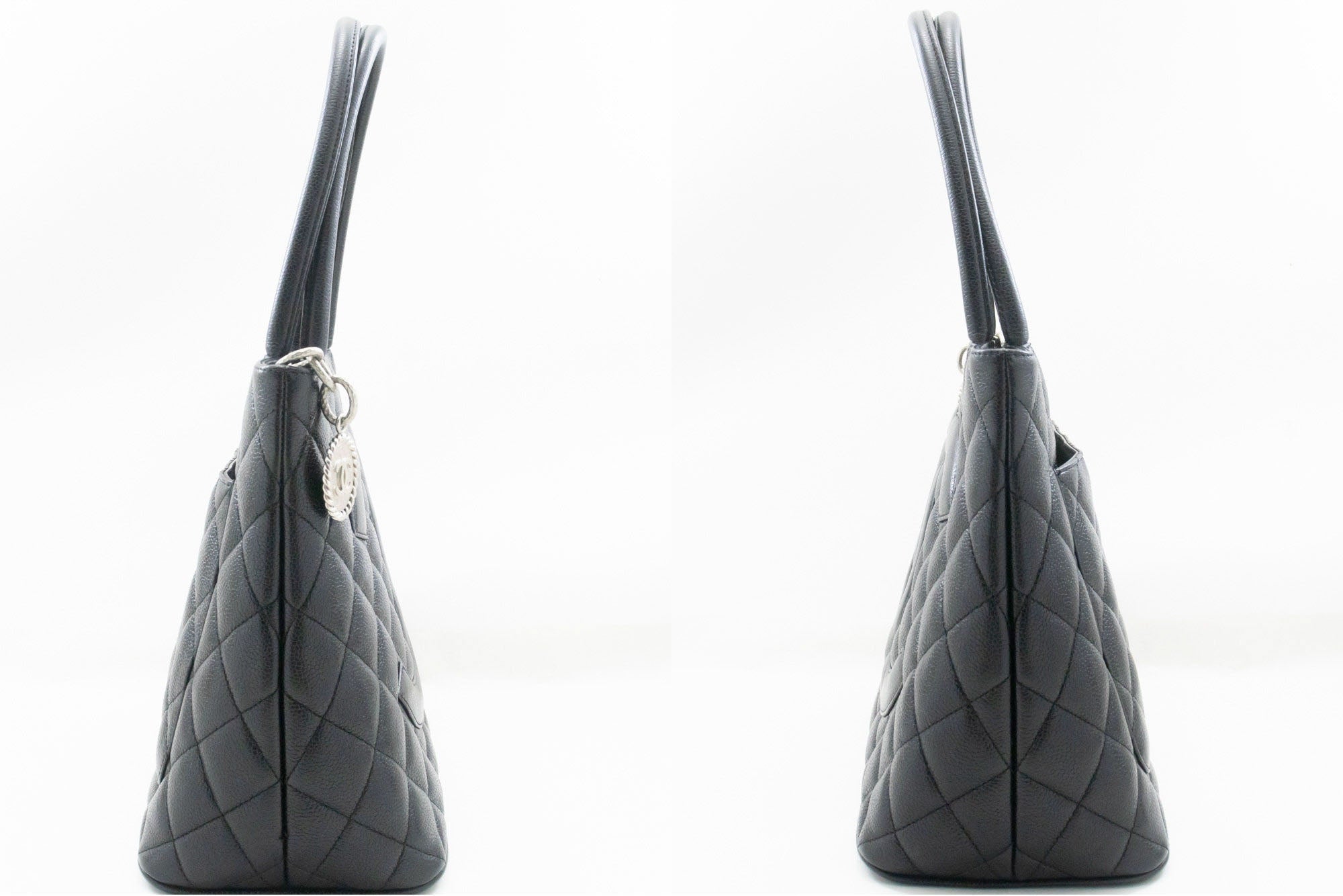 Chanel Medaillon