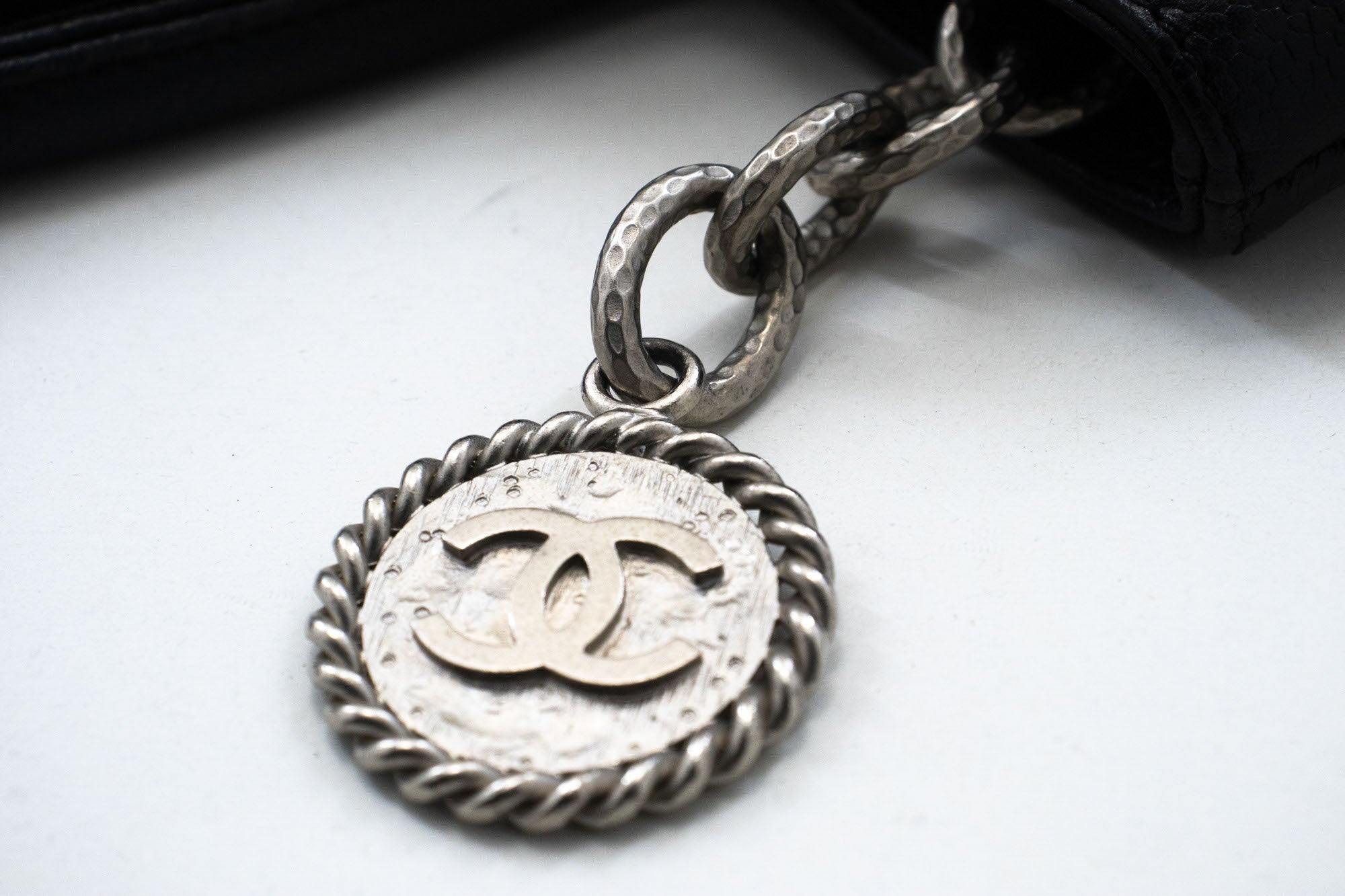 Chanel Medaillon