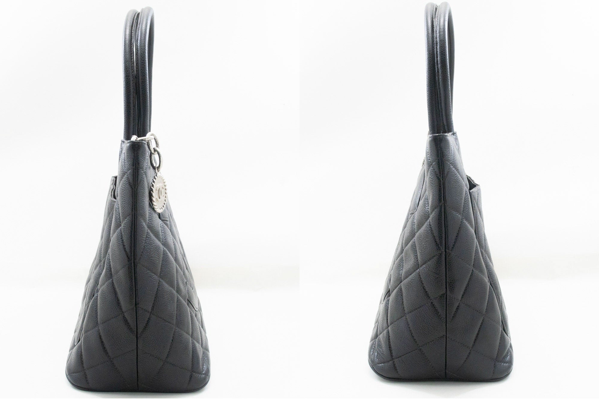 Chanel Medaillon