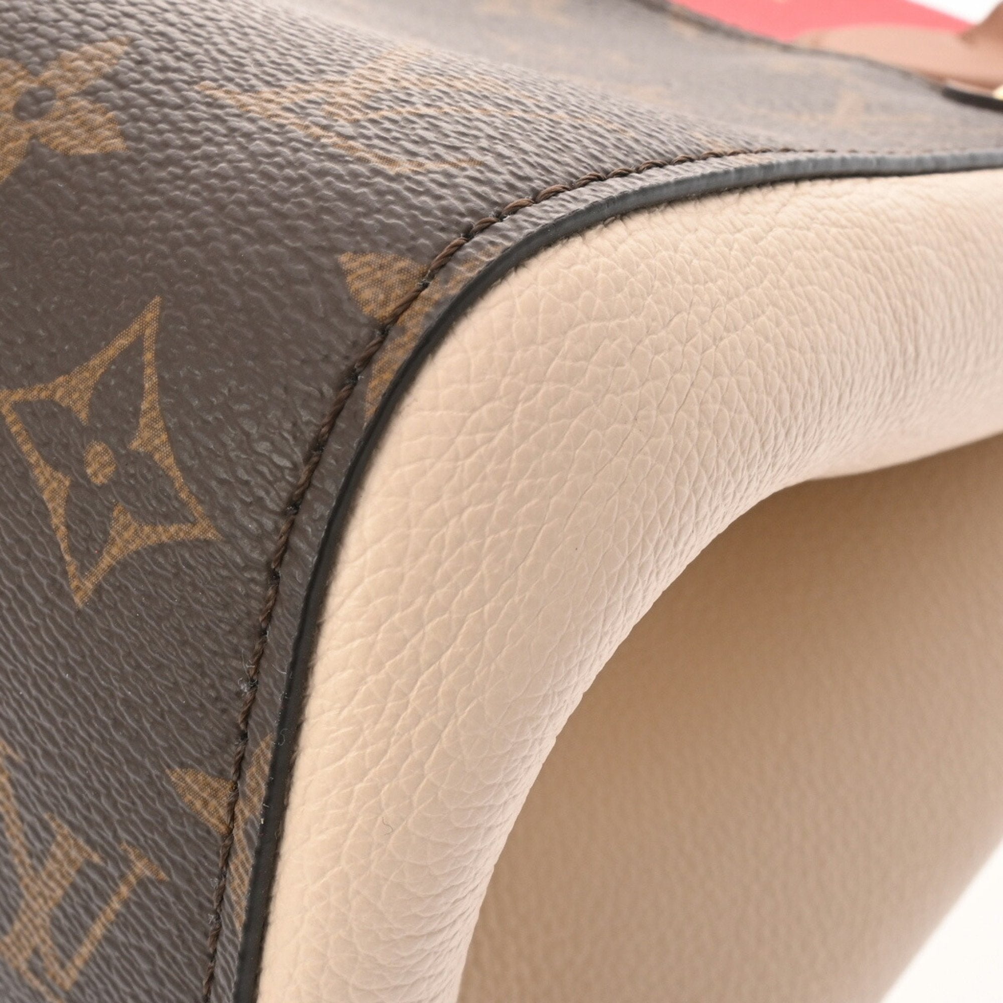 Louis Vuitton Fold PM