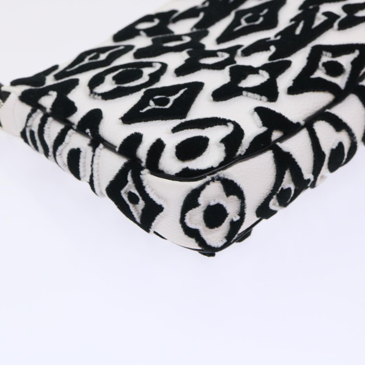 Louis Vuitton Pochette accessoires