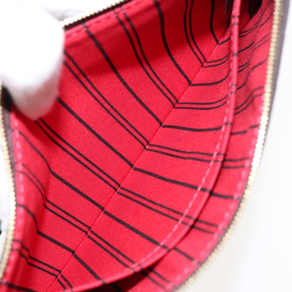 Louis Vuitton Neverfull pouch