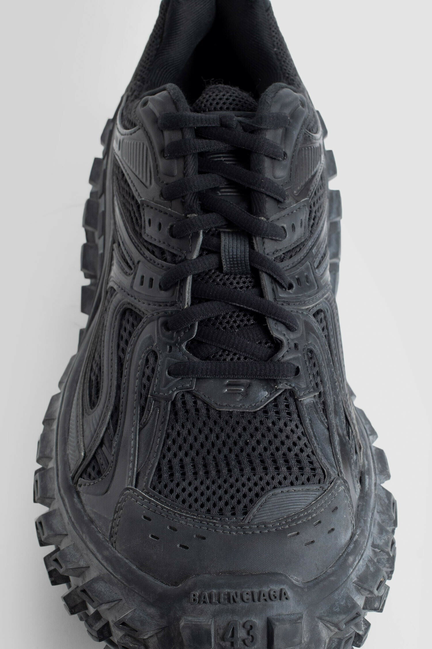 bouncer sneakers