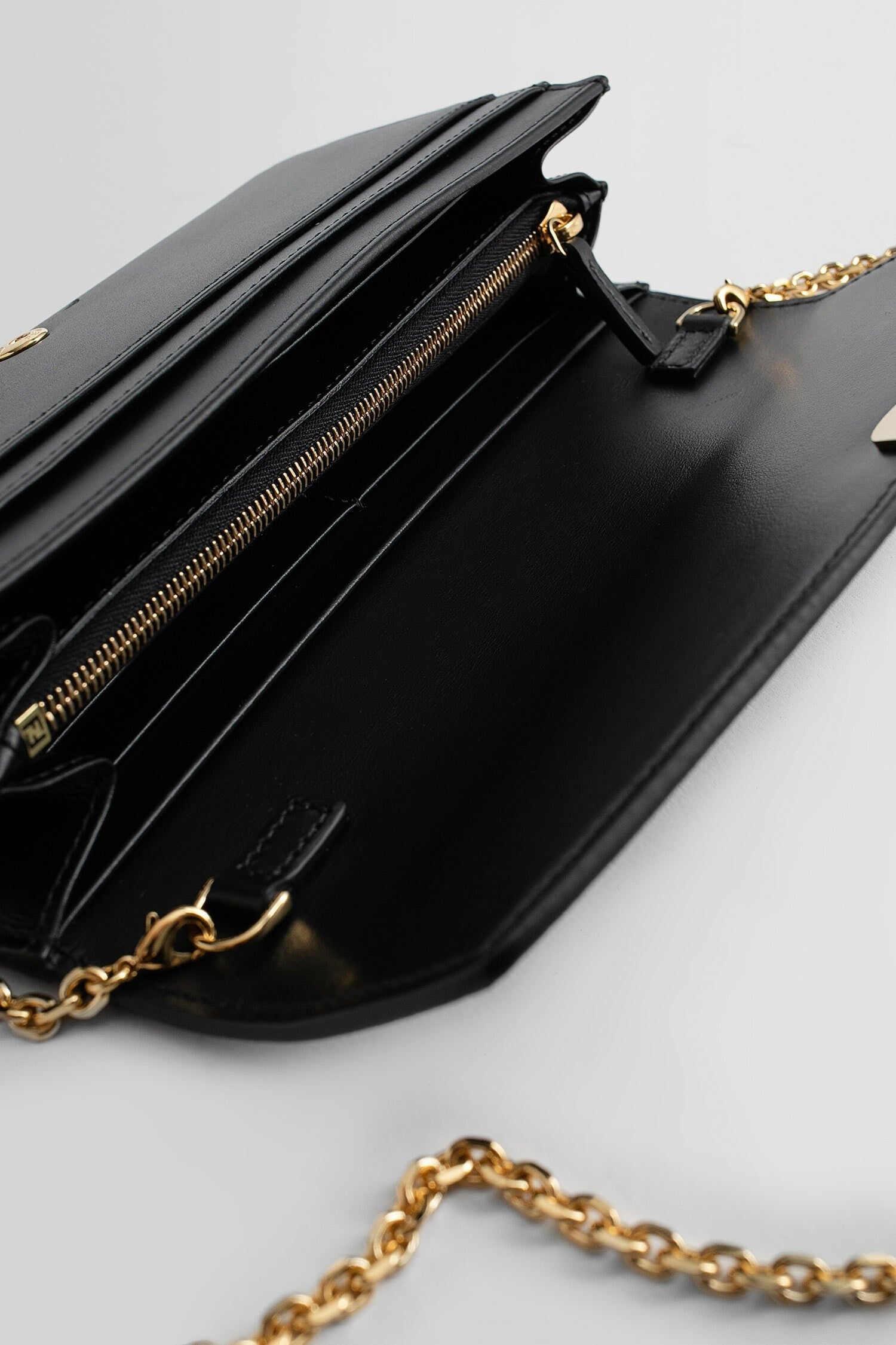 Continental With Chain Ff Diamonds Wallet