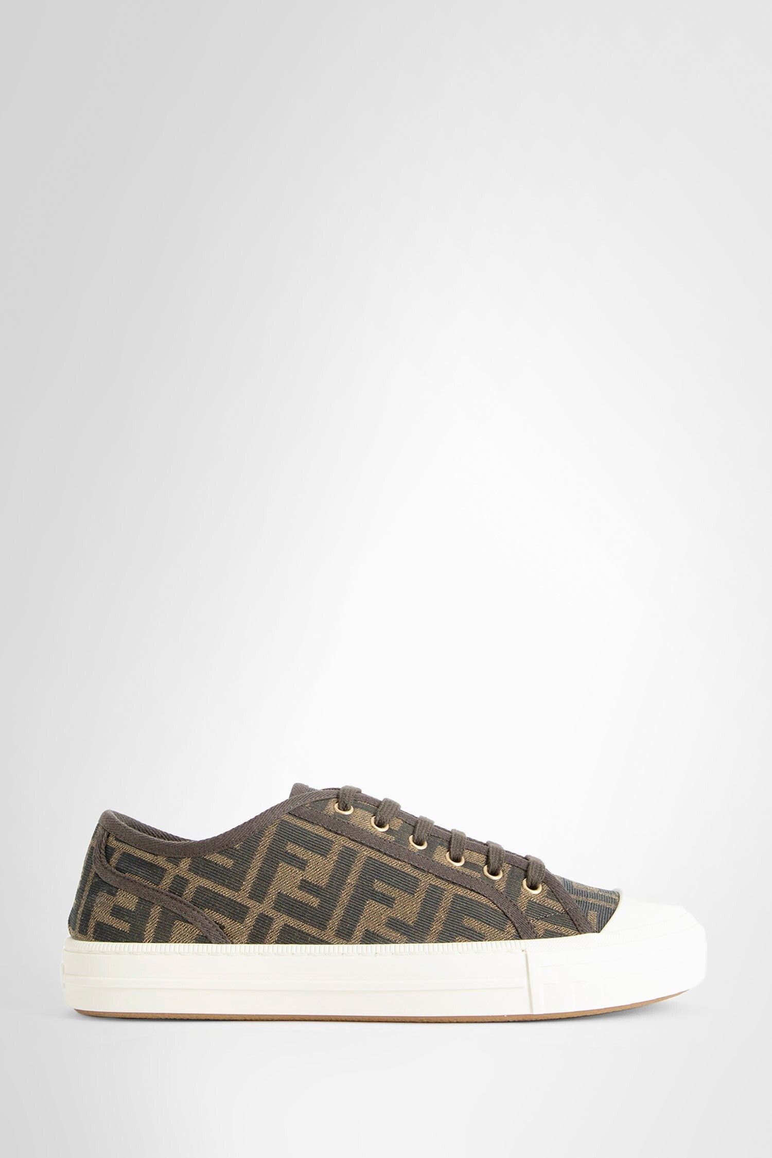 domino sneakers