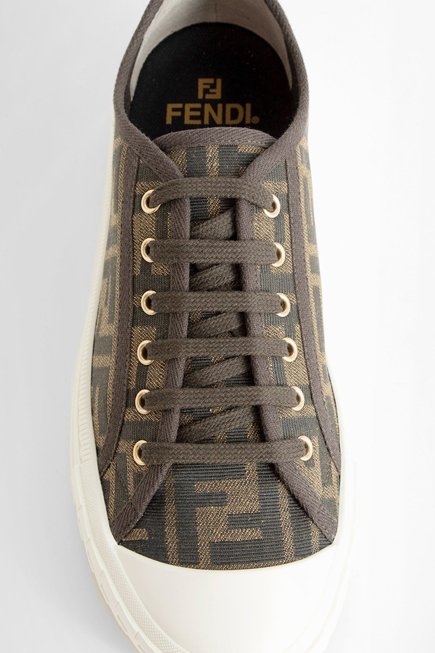 domino sneakers