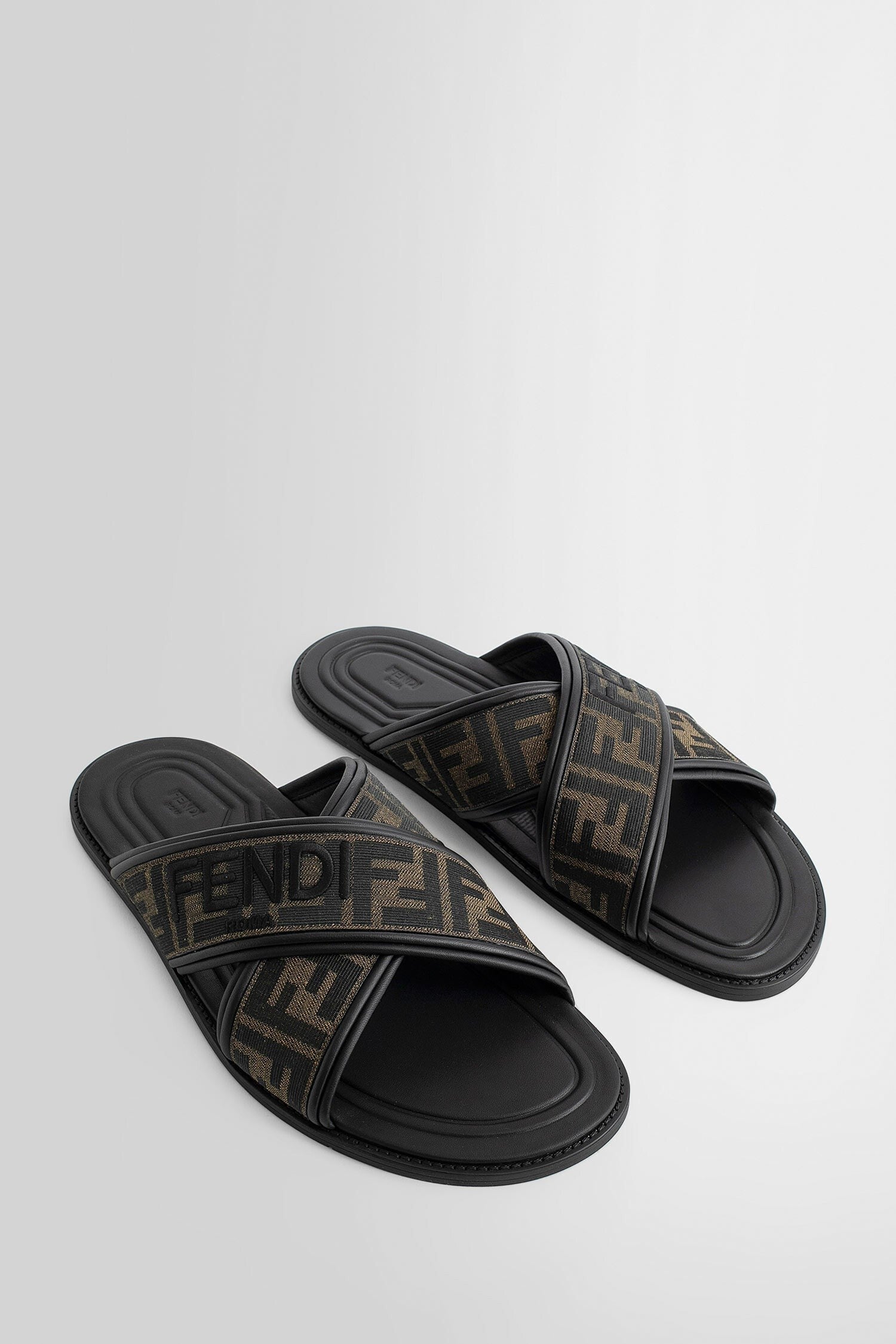 Ff Jacquard Slides