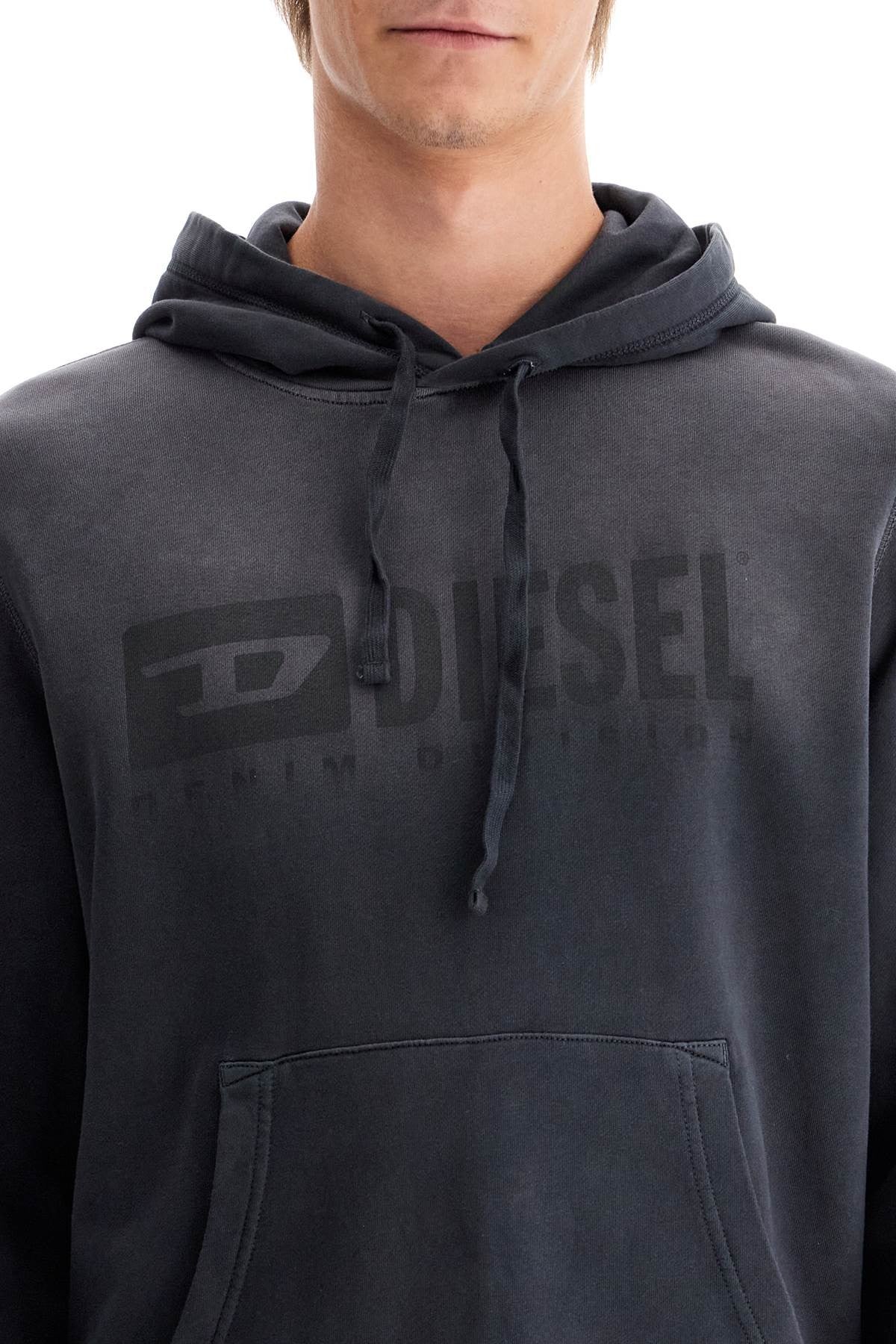 hooded sweat