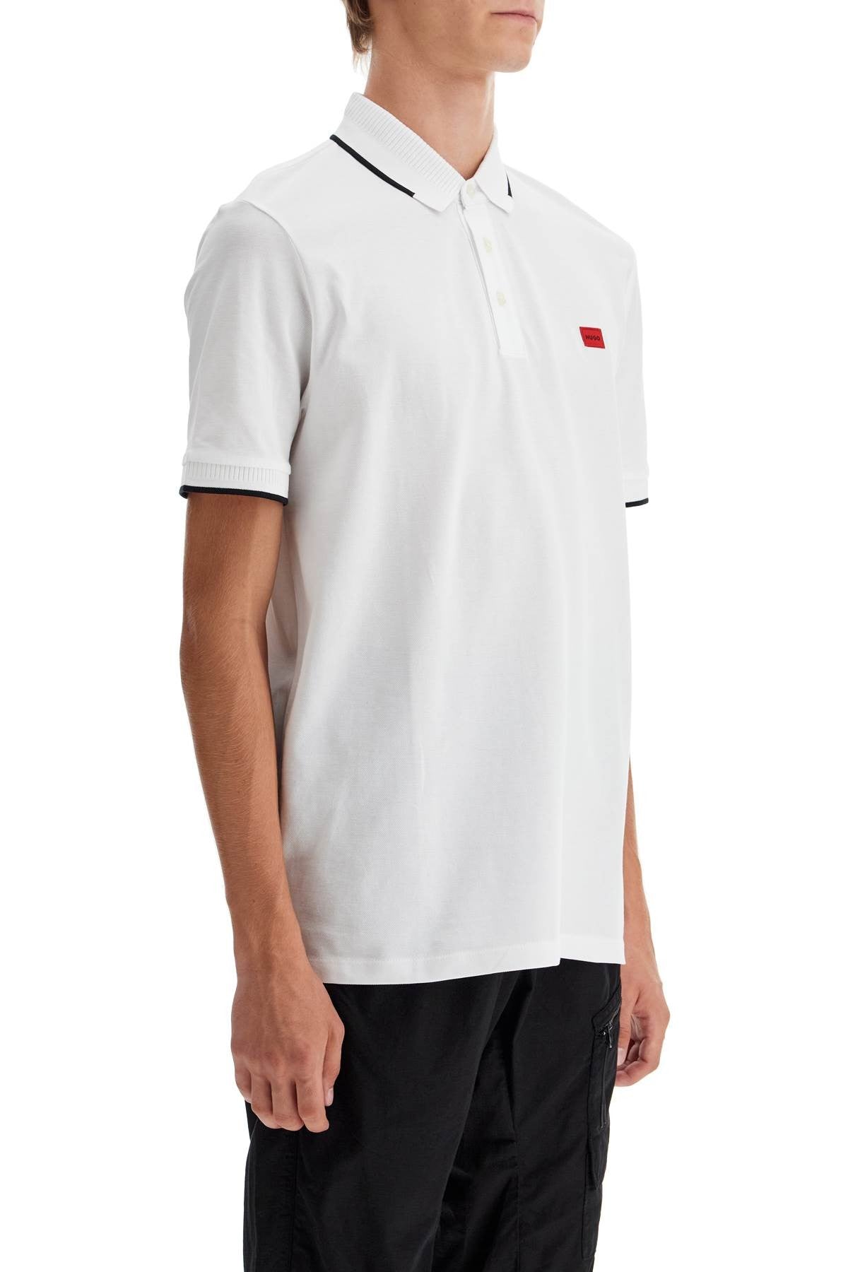 polo shirt with contrasting finishing details