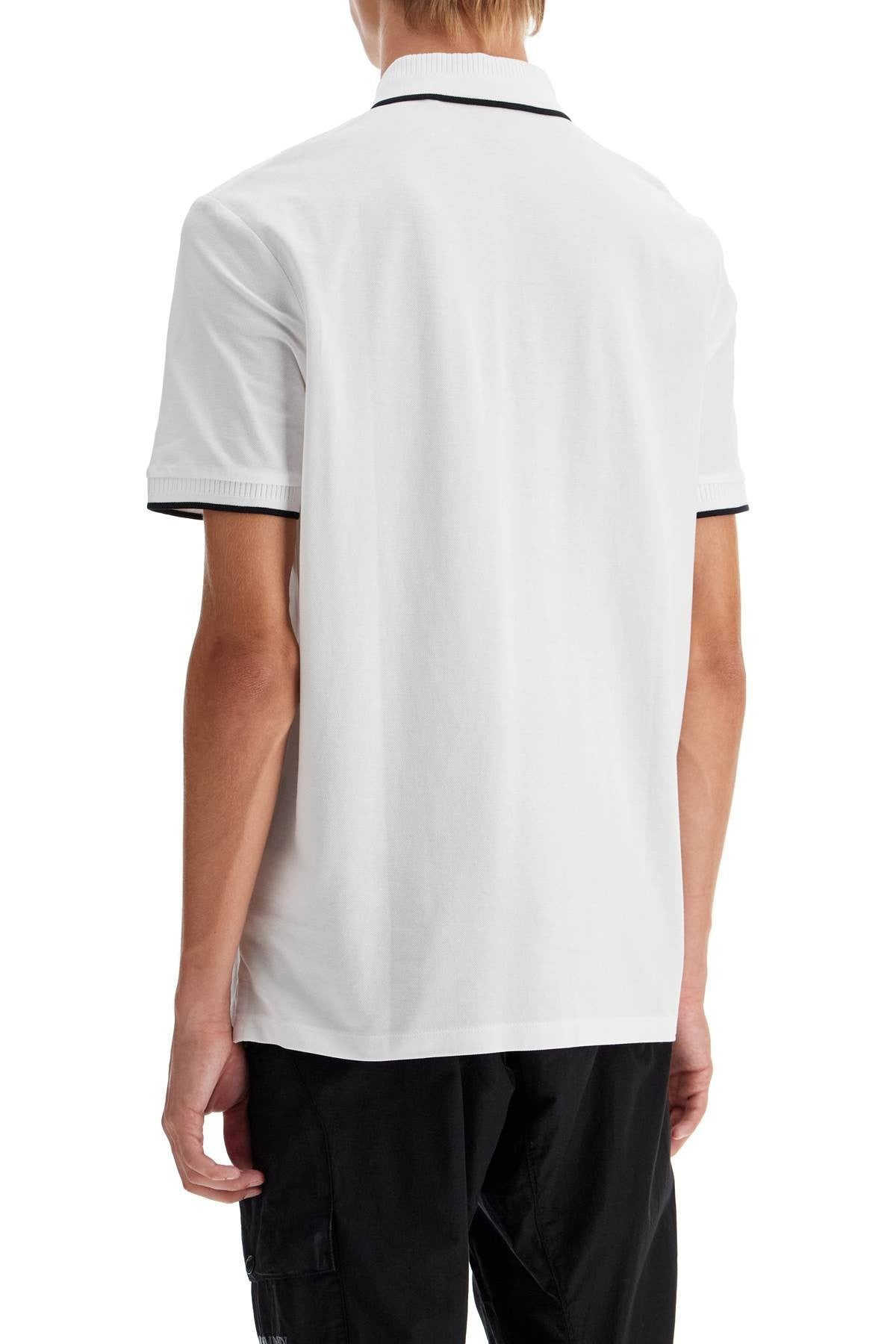 polo shirt with contrasting finishing details