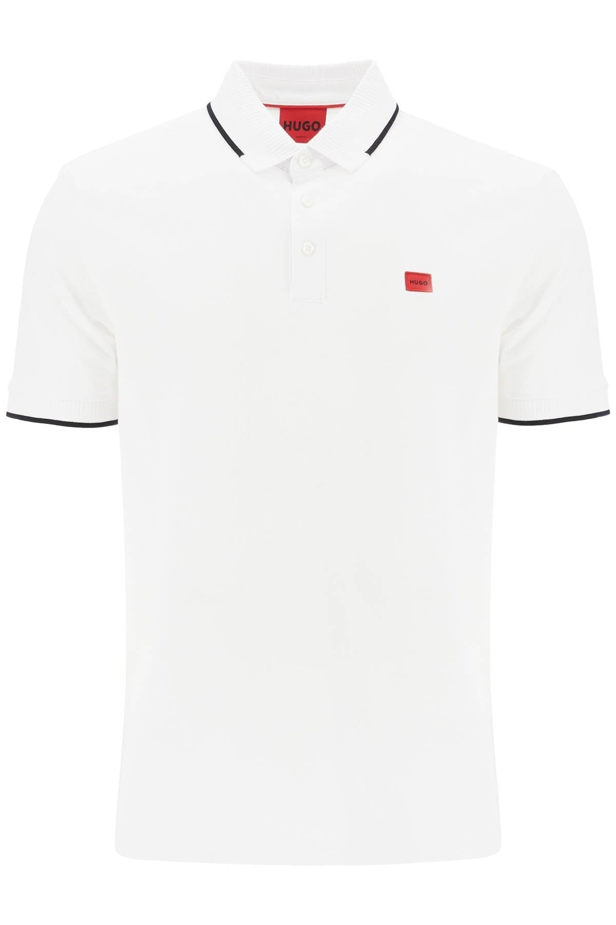 polo shirt with contrasting finishing details