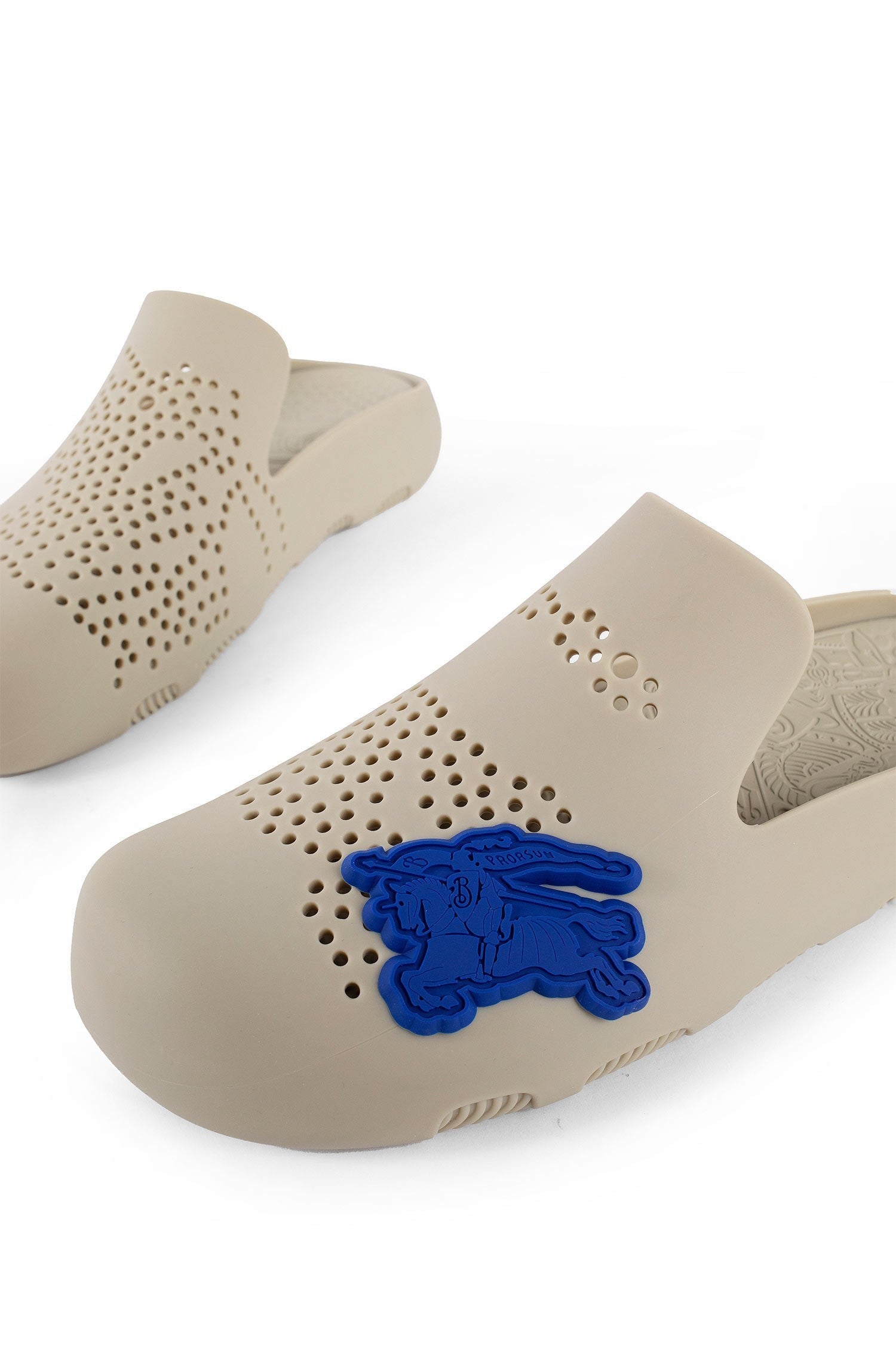 Rubbber Stingray Clogs