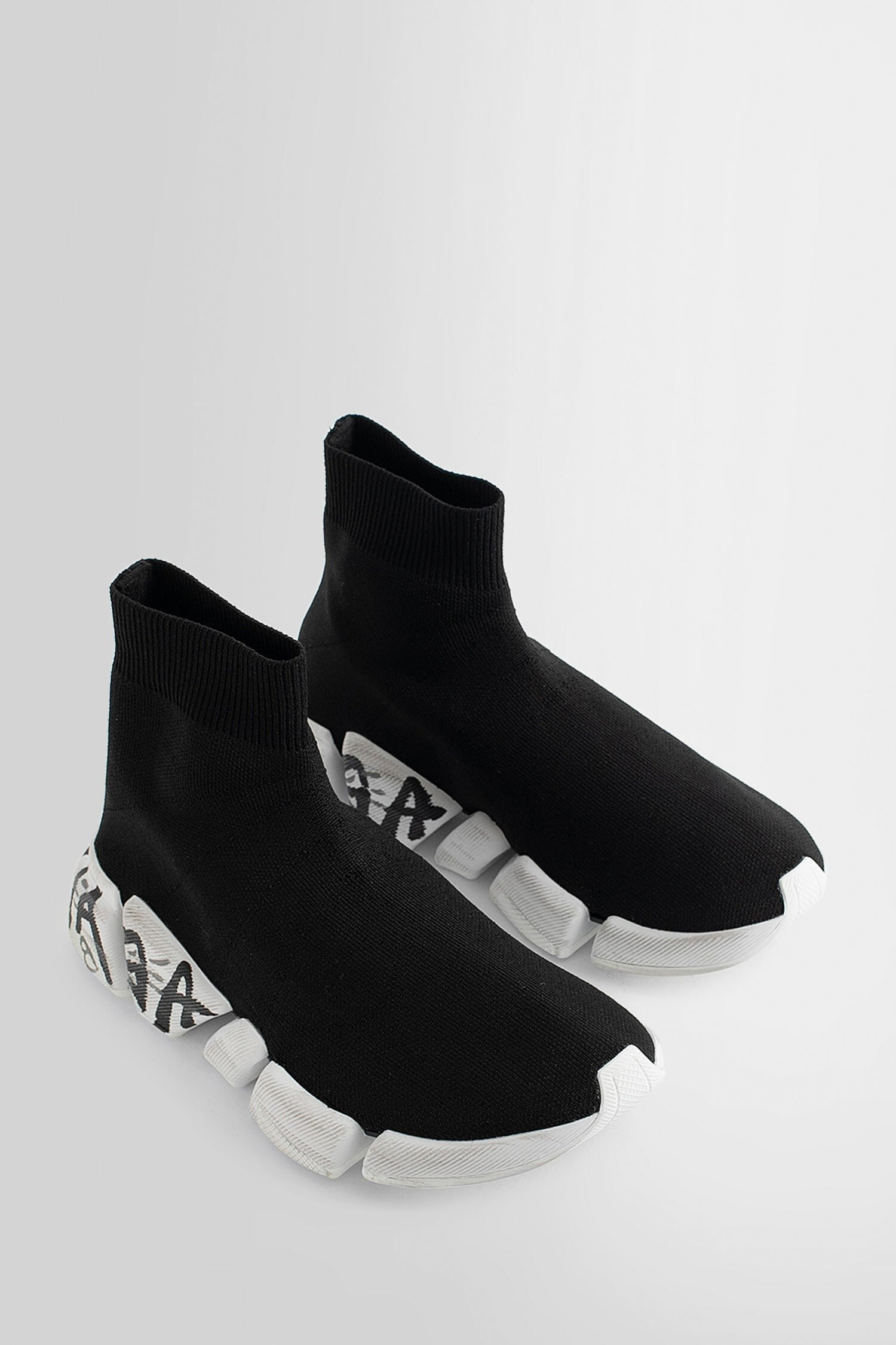Speed 2.0 Graffiti Sneakers