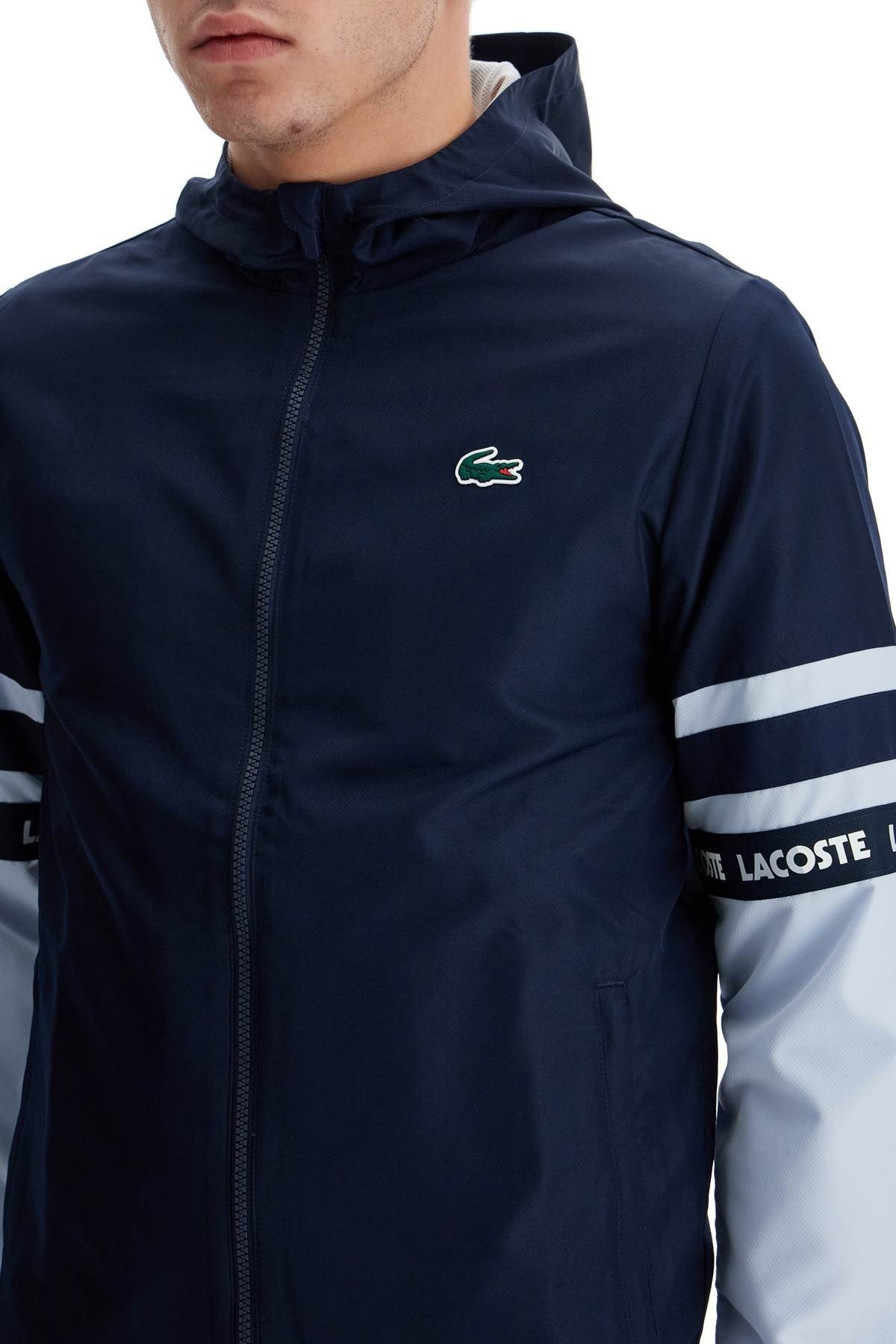 sporty jacket with contrasting sleeves