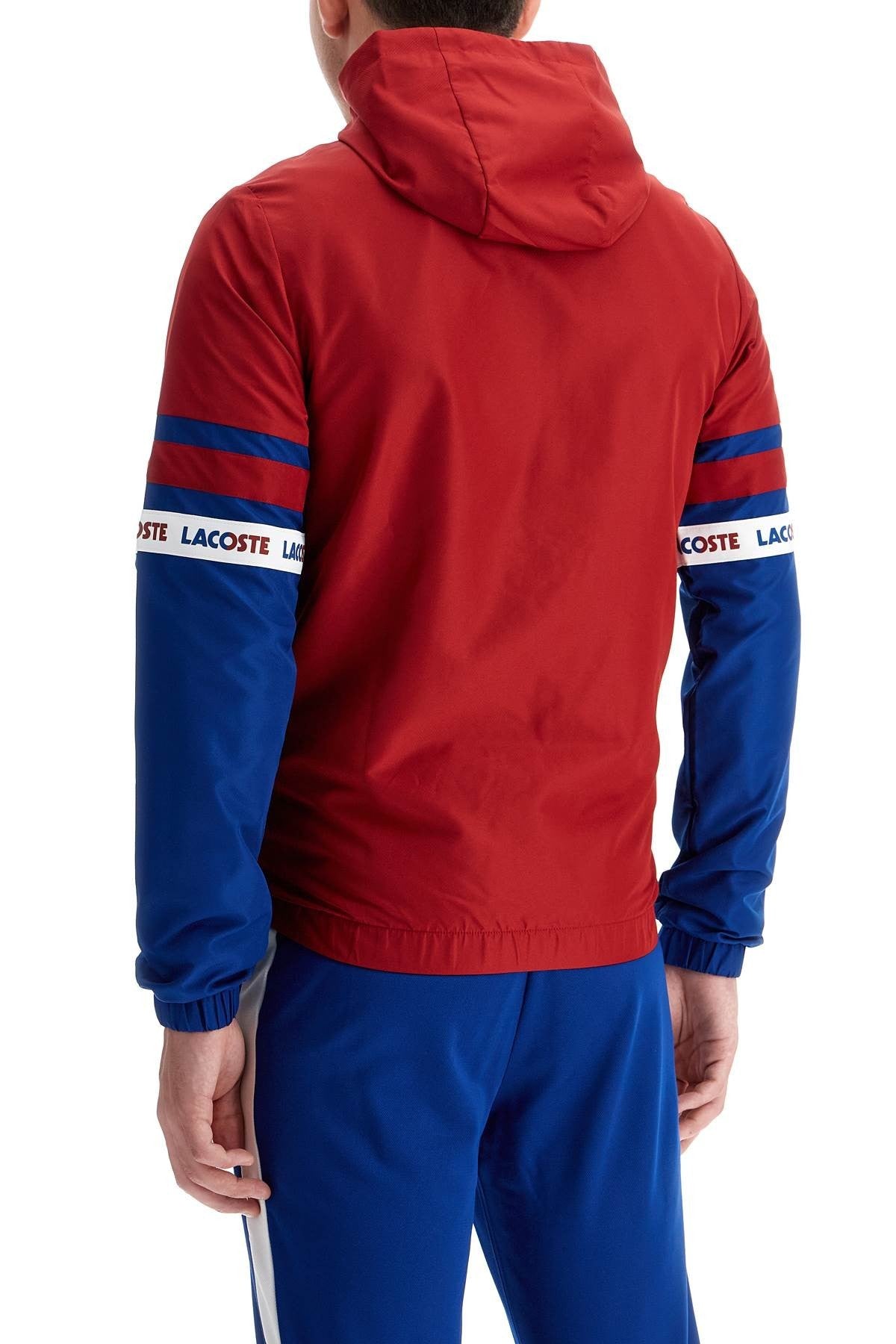 sporty jacket with contrasting sleeves
