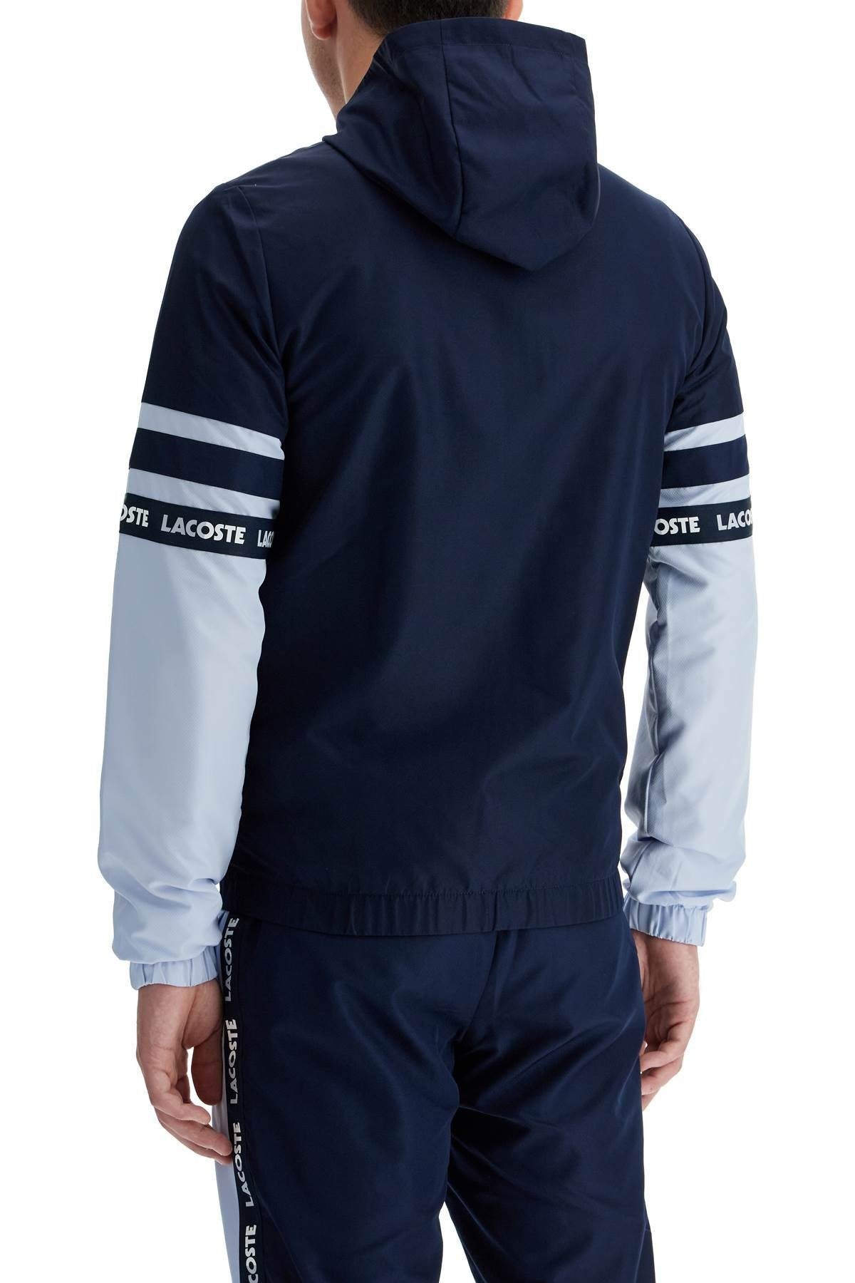 sporty jacket with contrasting sleeves