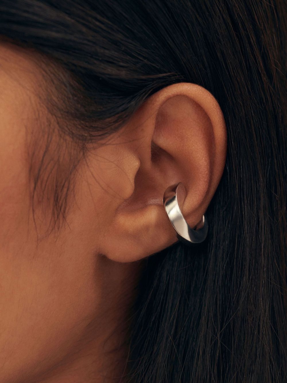 JACQUEMUS The Tourni ear cuff