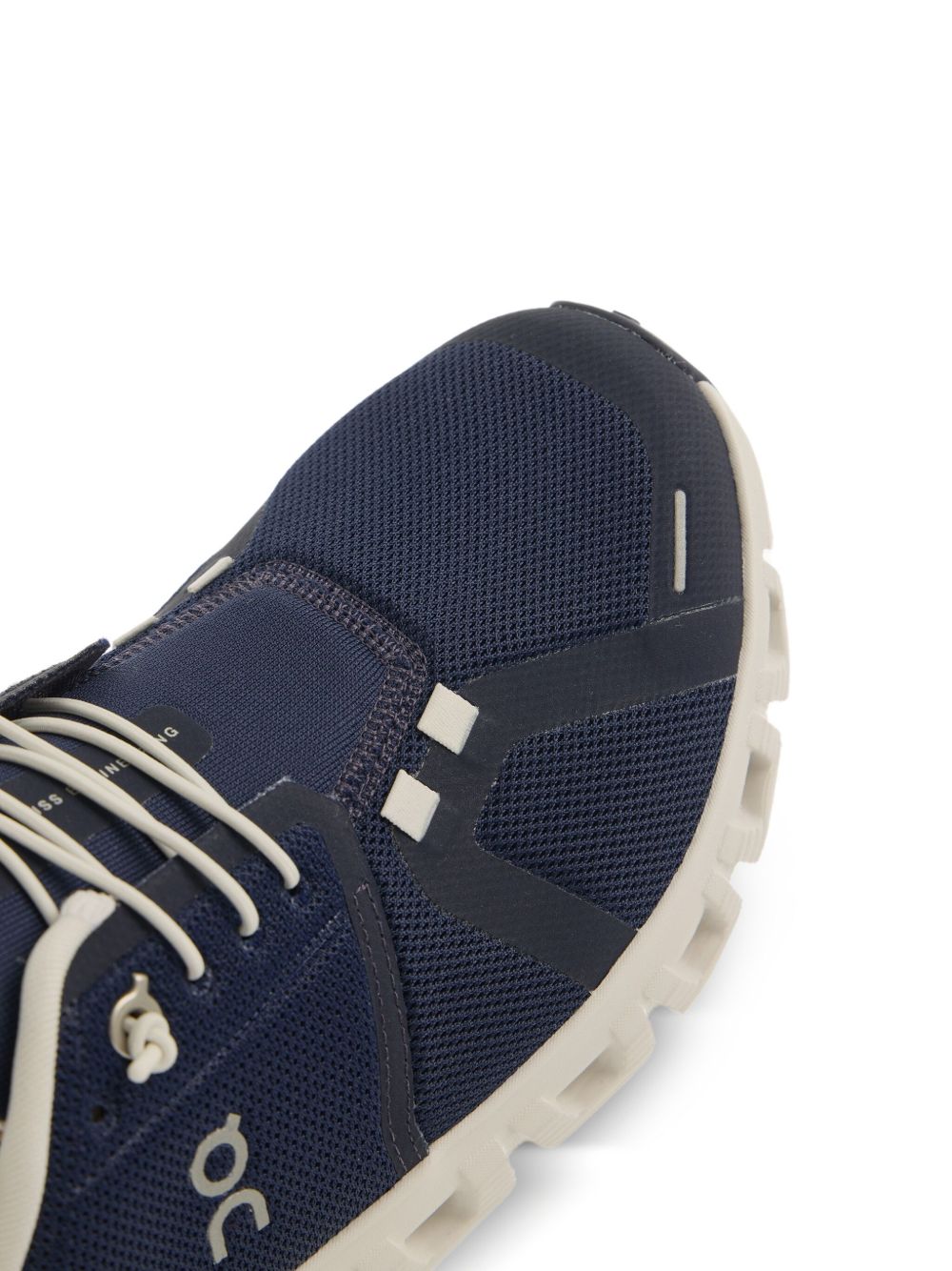 ON Running Cloud 6 sneakers