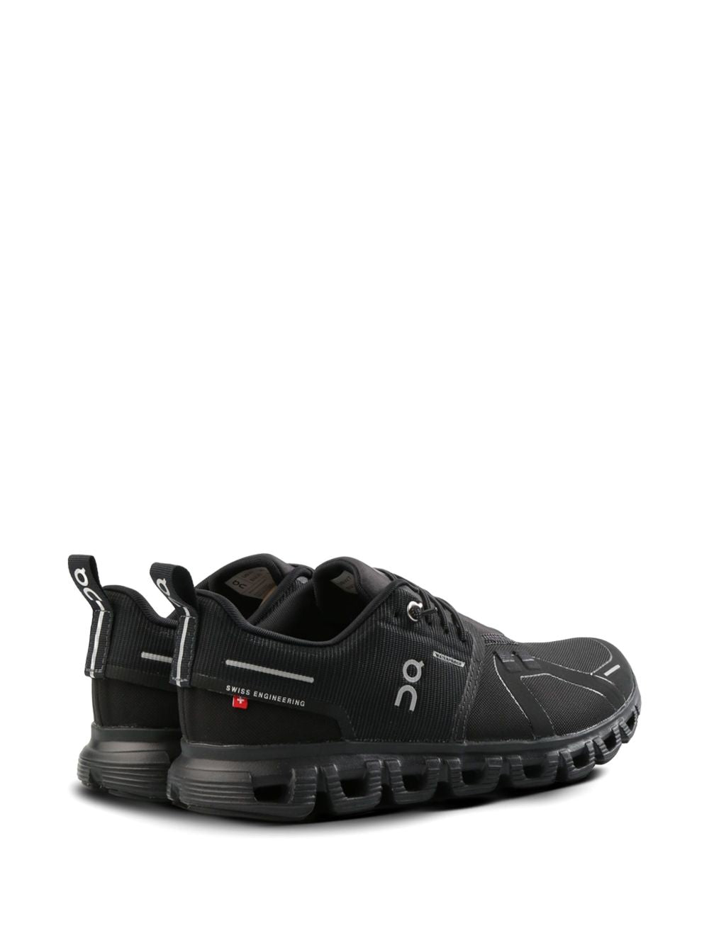 ON Running Cloud 5 waterproof sneakers