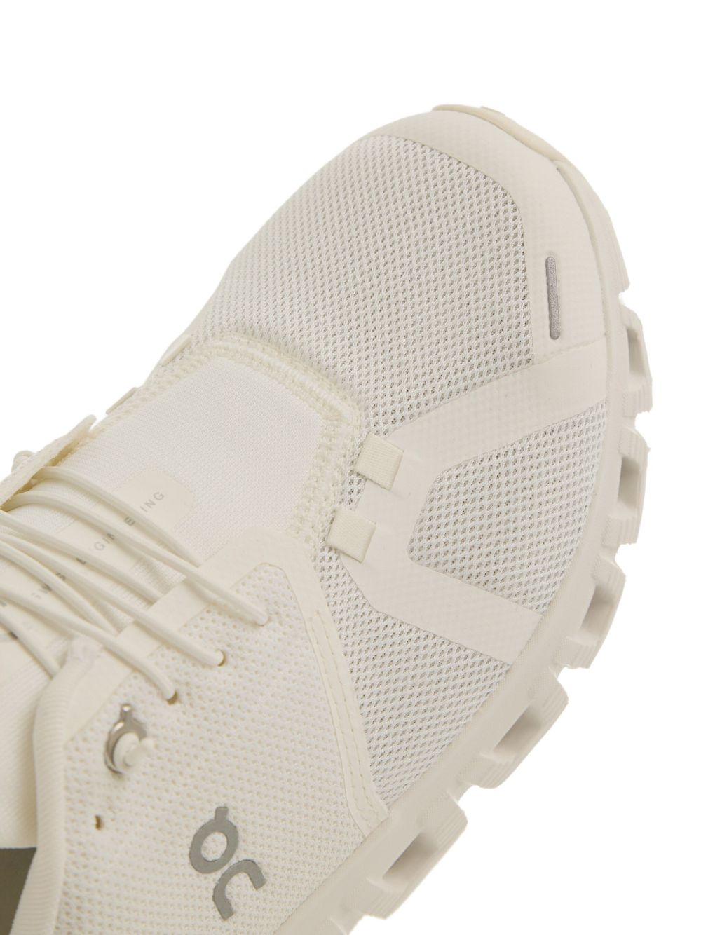 ON Running Cloud 6 trainers