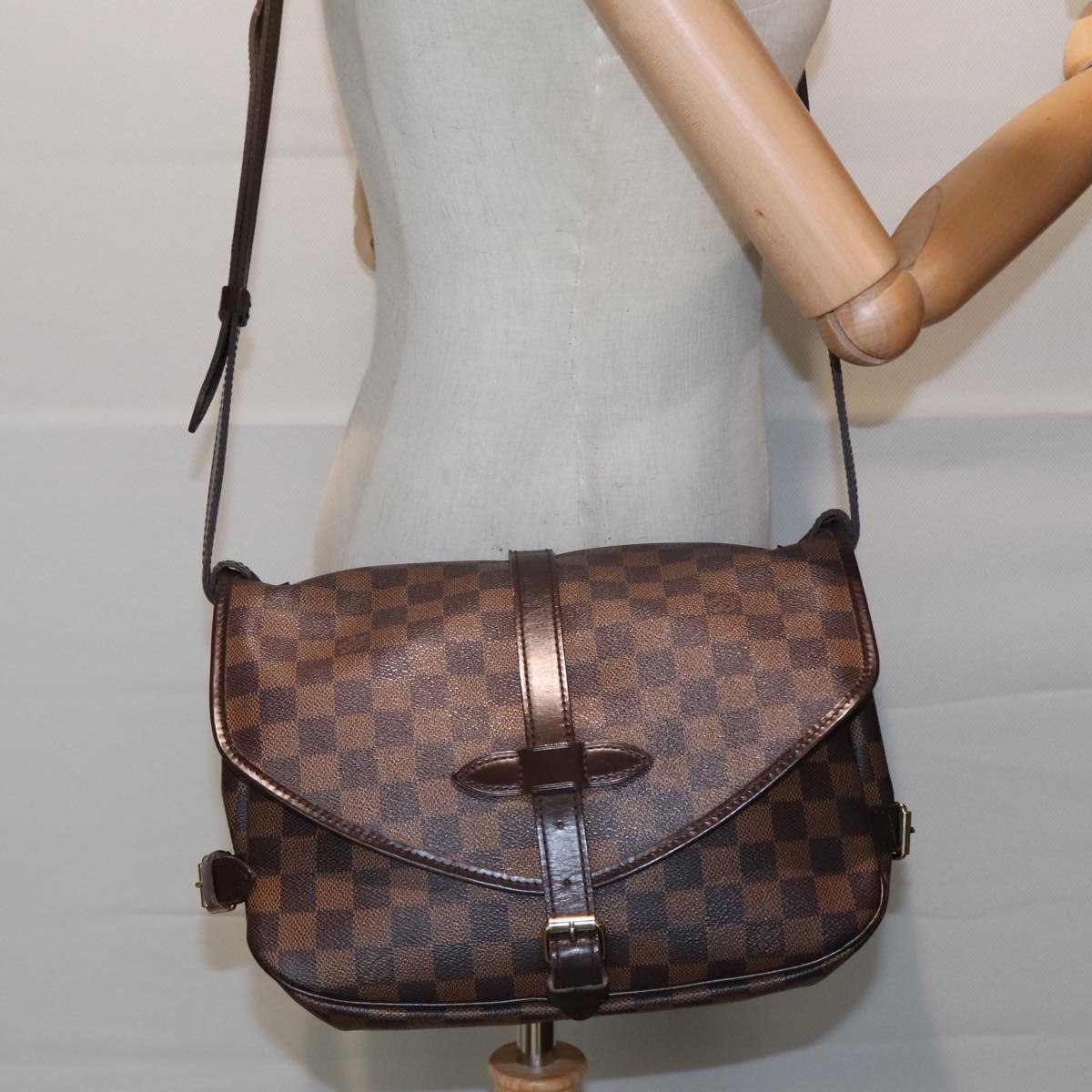 Louis Vuitton Saumur