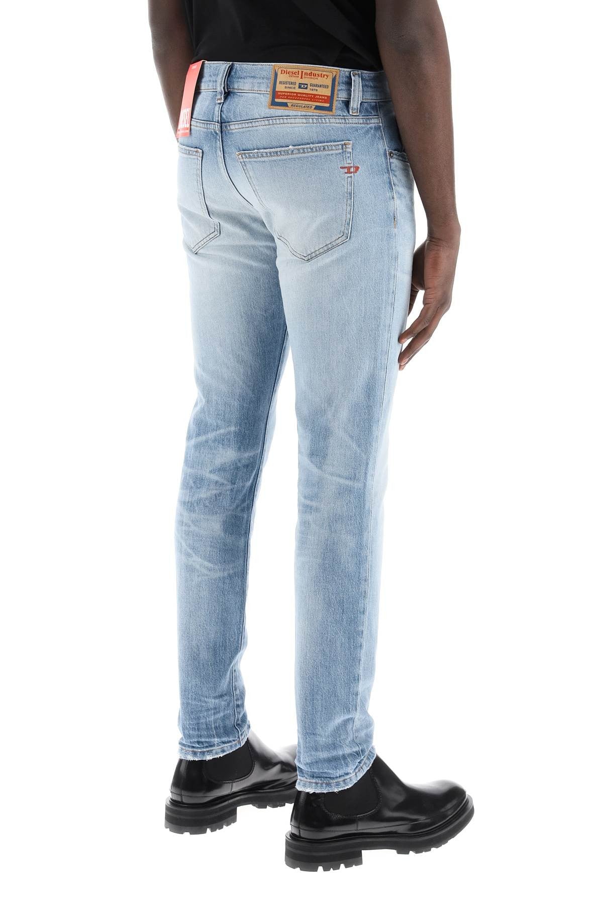 2019 D-Strukt Slim Fit Jeans