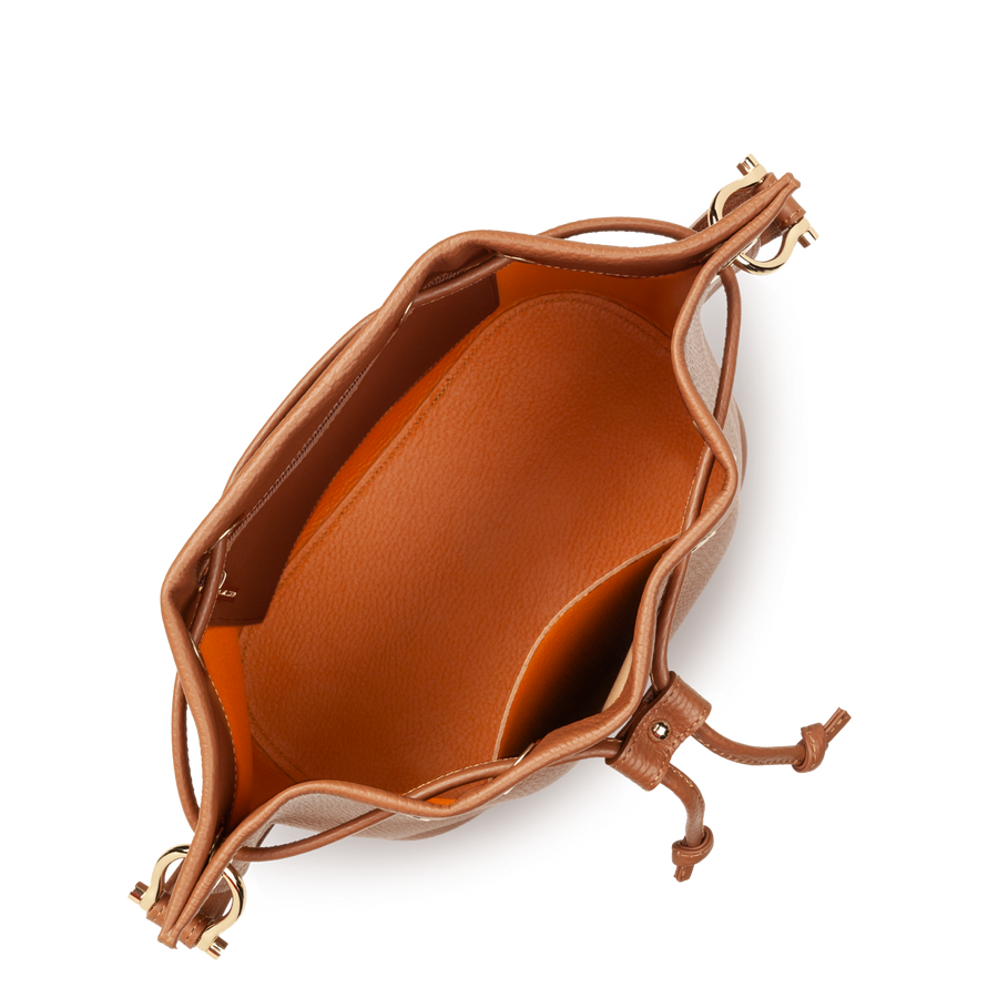 M bucket bag – CAMEL