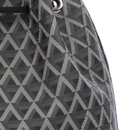 Bucket bag – NOIR