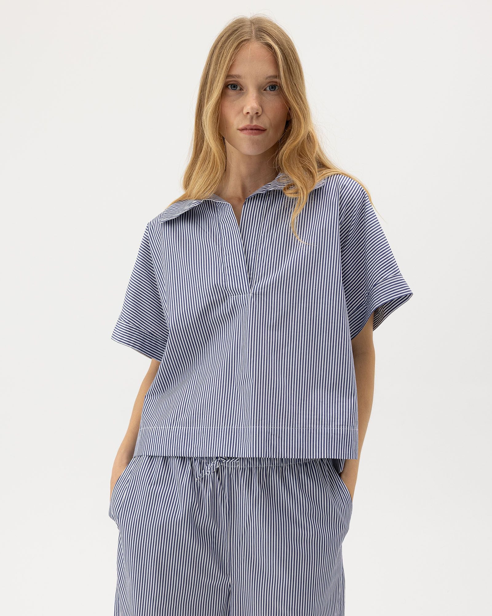 Holebrook Marie Pop Over Top - Navy / White