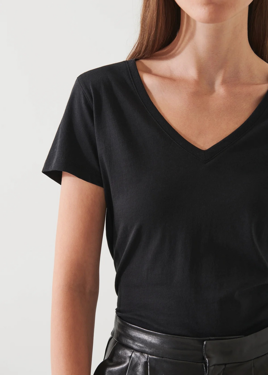Patrick Assaraf Pima Cotton Classic Fit V-Neck