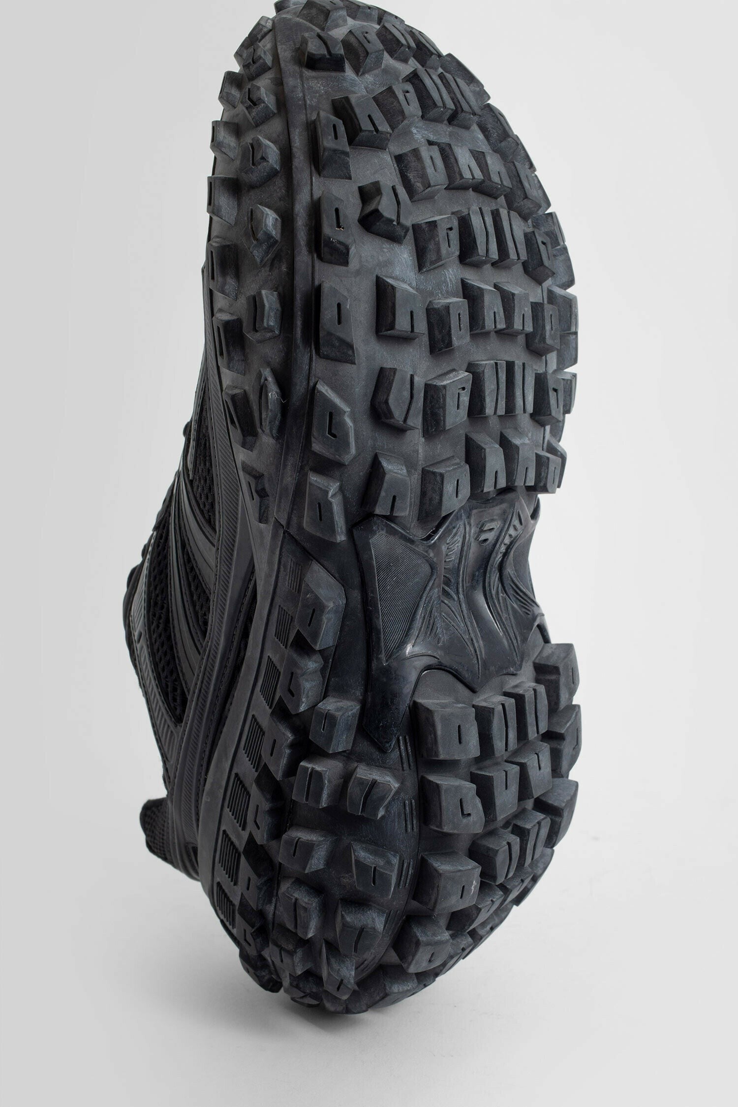 bouncer sneakers