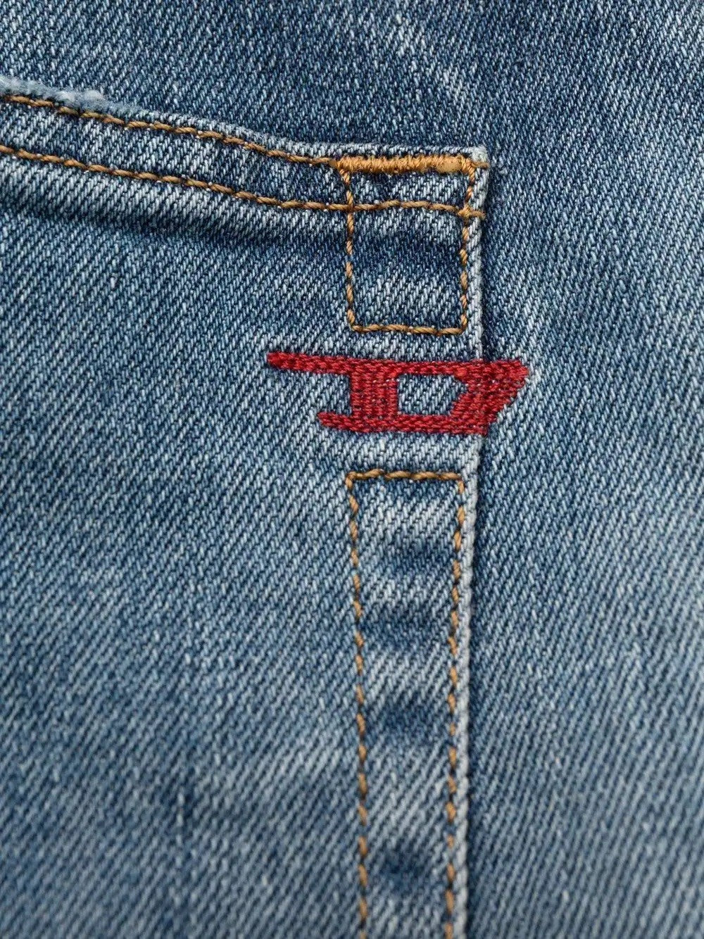 D-Fining L.32 Trousers