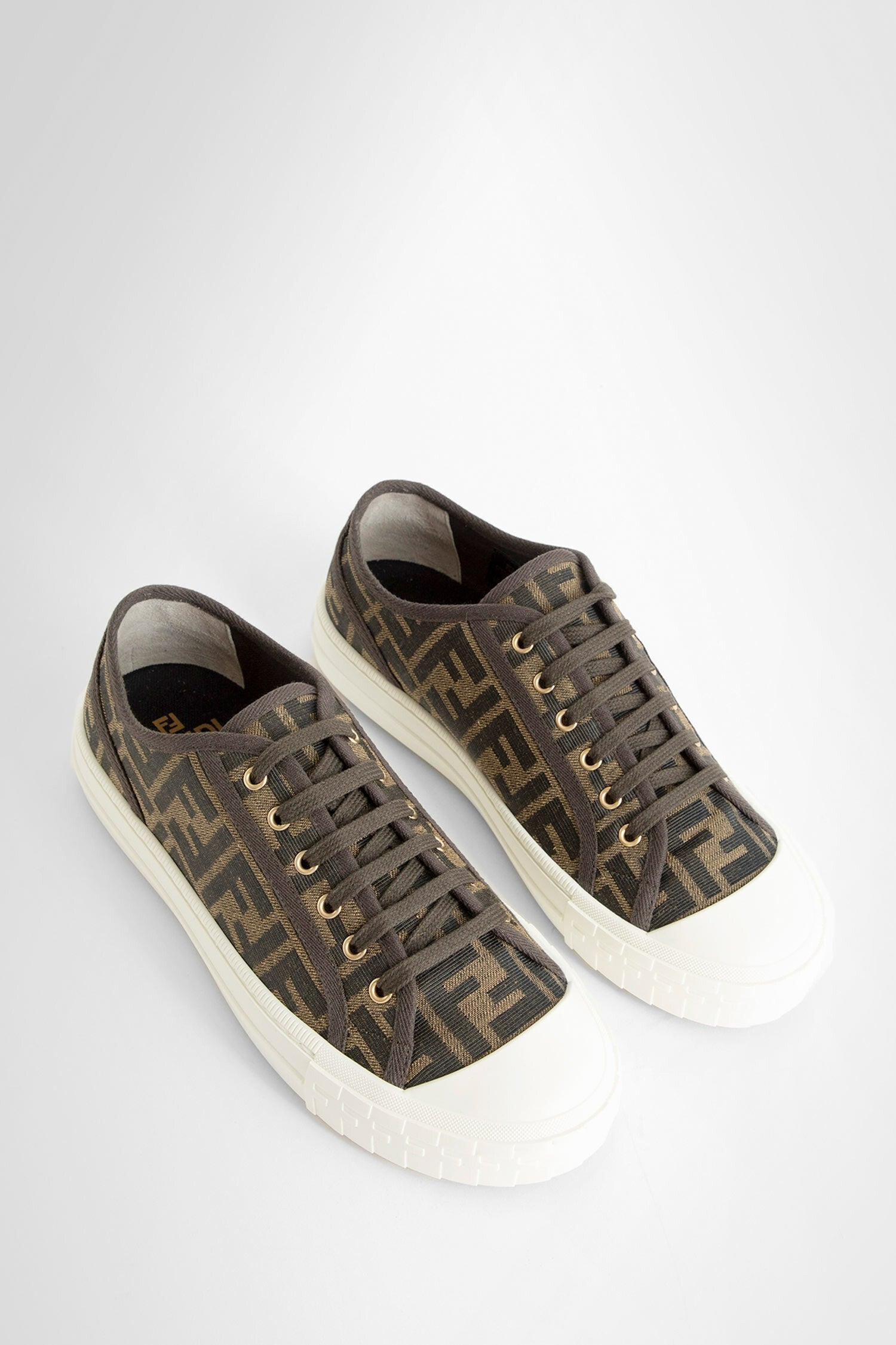 domino sneakers