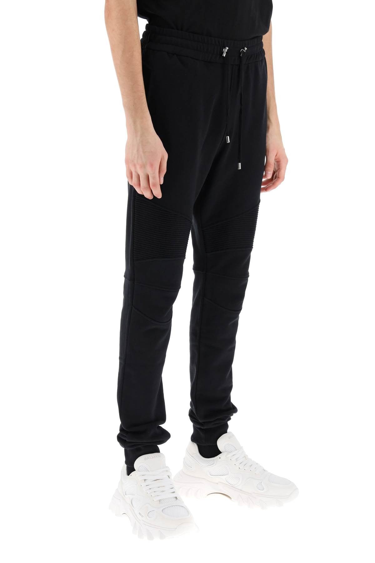 joggers with topstitched inserts
