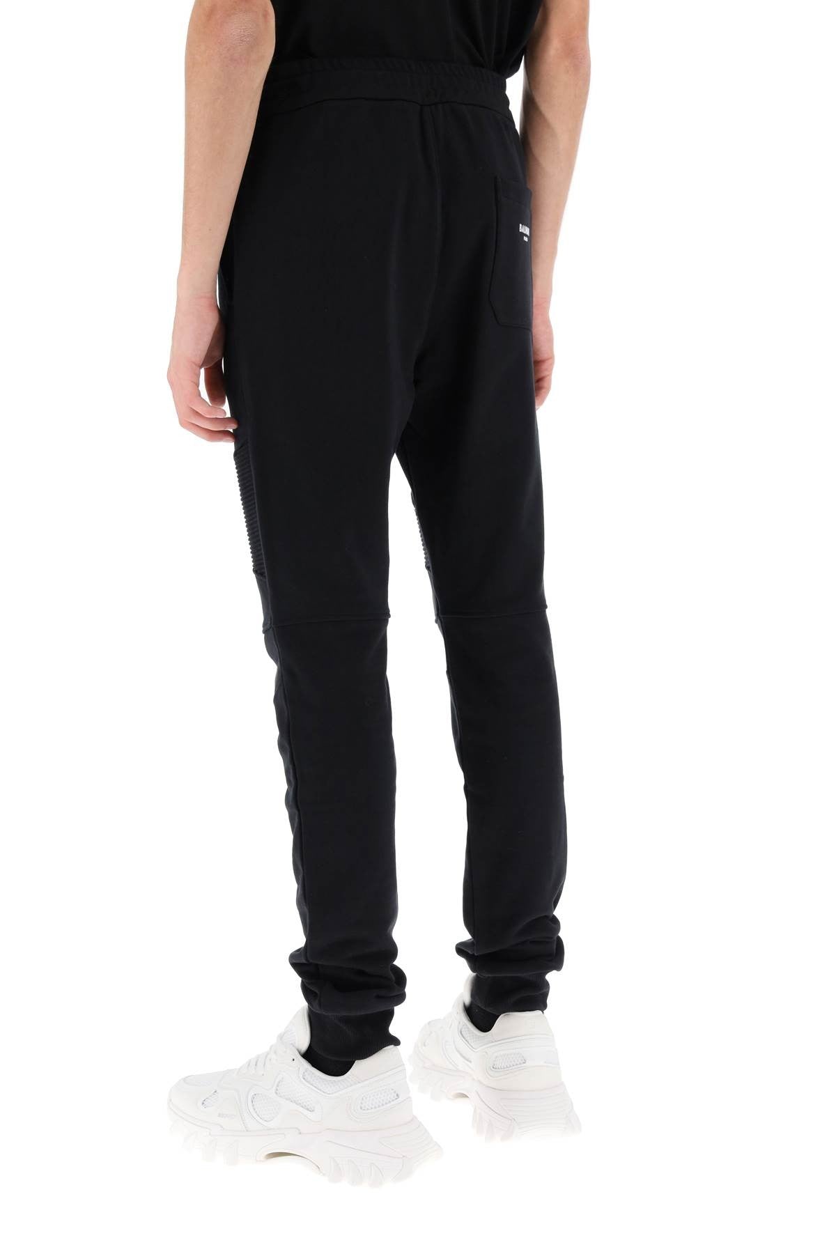 joggers with topstitched inserts