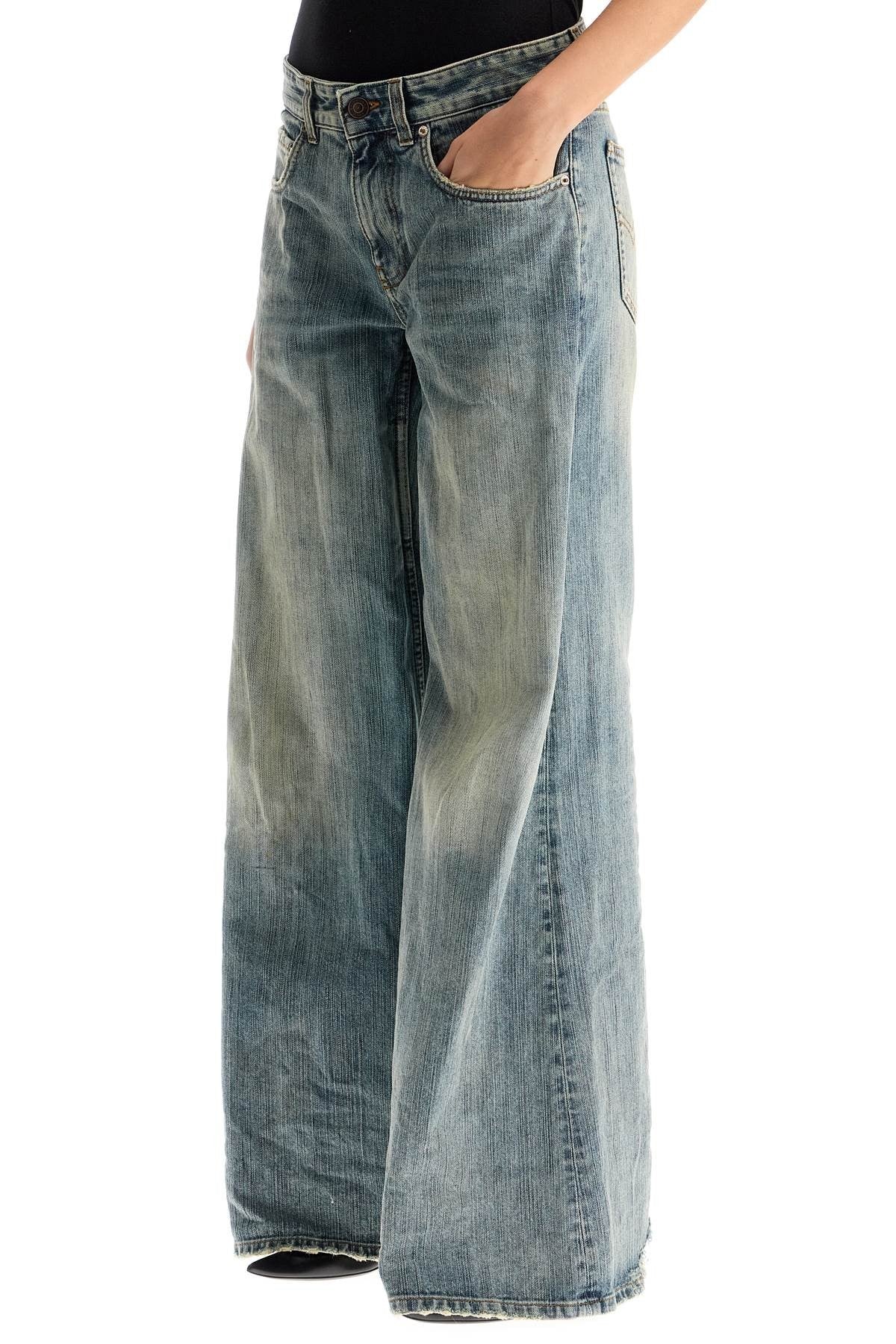 low-waisted baggy jeans