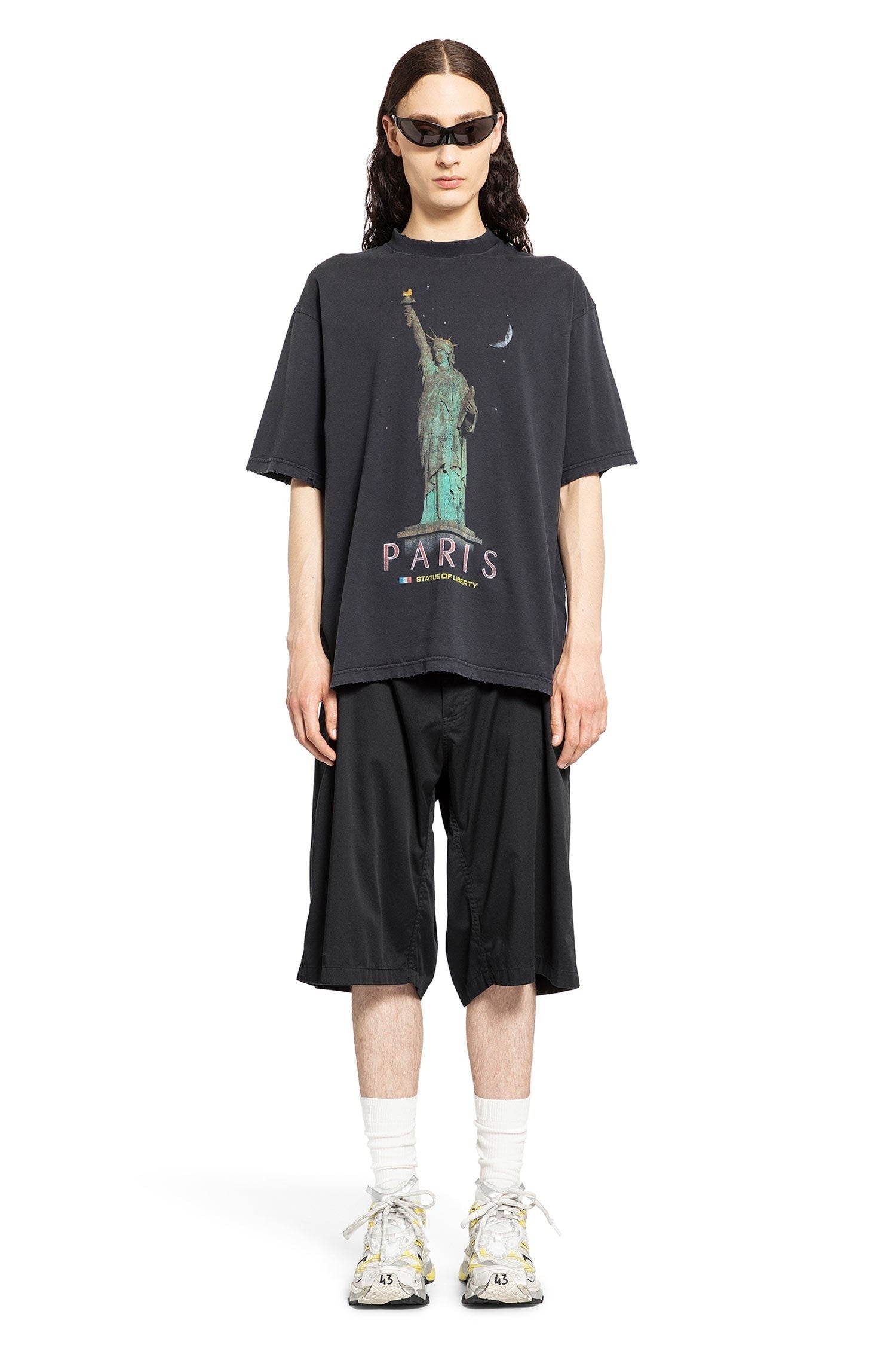 Minimal Cargo Shorts In Cotton Wool Twill