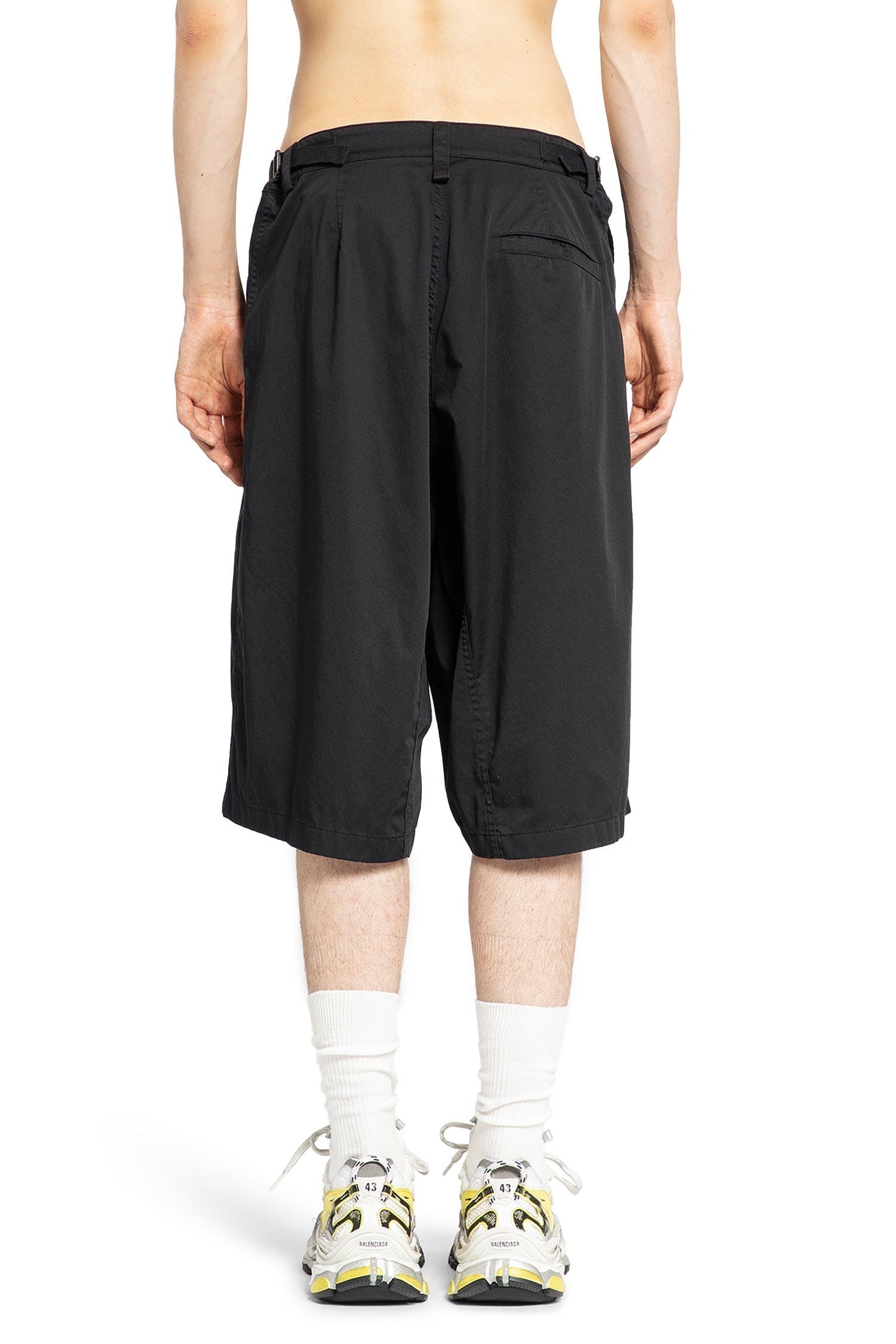 Minimal Cargo Shorts In Cotton Wool Twill