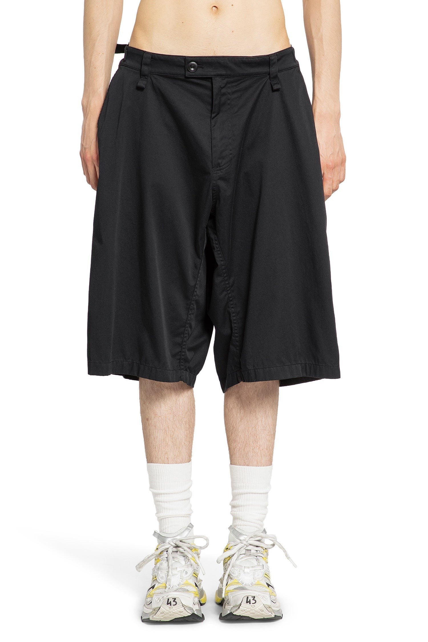 Minimal Cargo Shorts In Cotton Wool Twill
