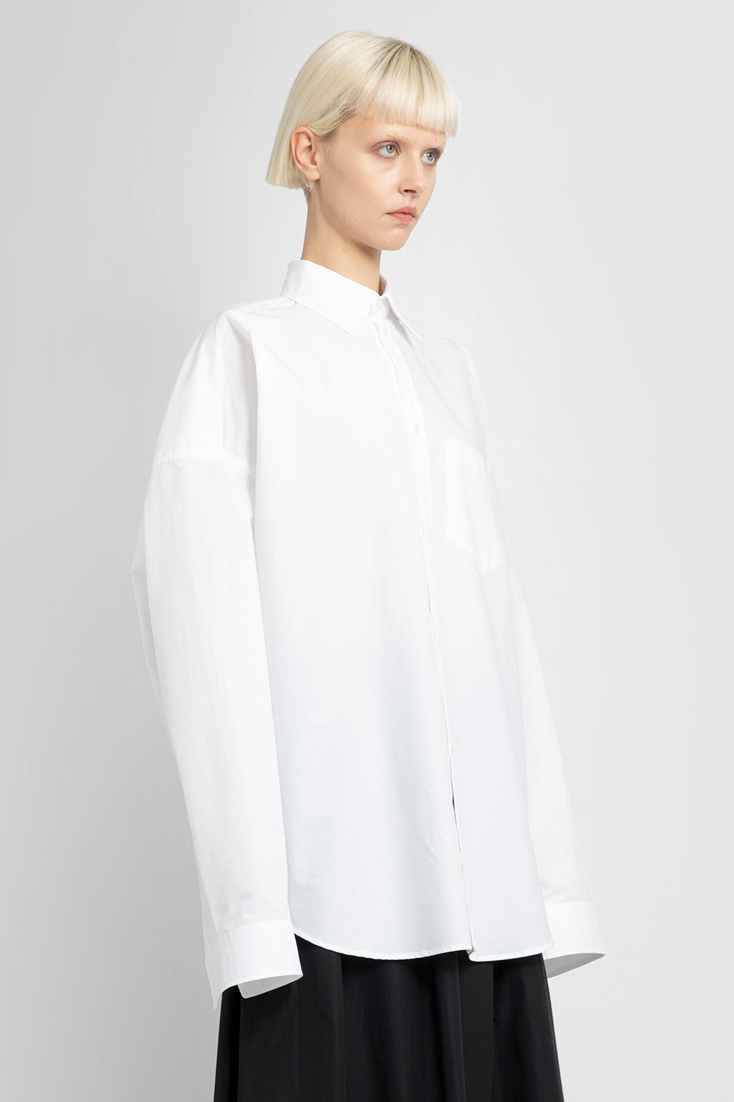 oversized logo pocket shirt in cotton poplin