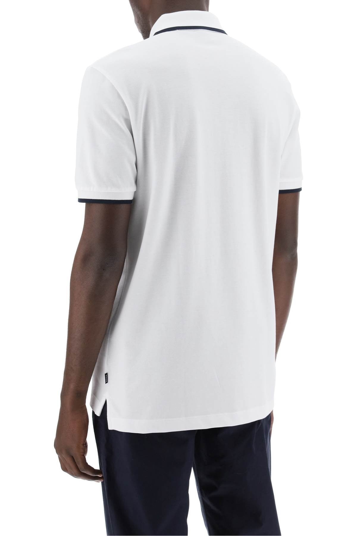 polo shirt with contrasting edges